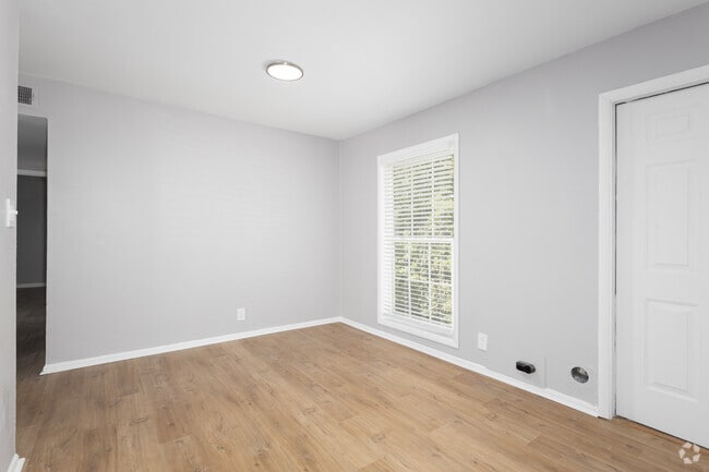 3BR, 1BA - 950SF - Kitchen