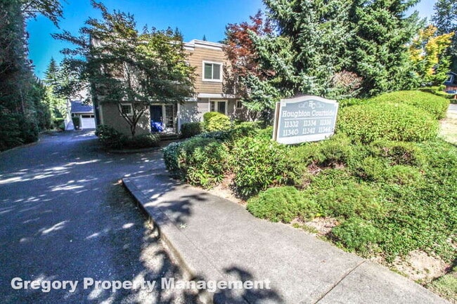 Photo - 11342 NE 67th St