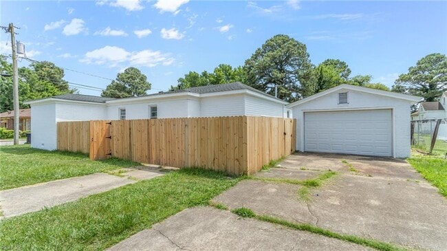 Photo - 1500 Wool Ave