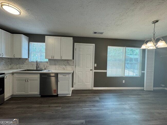 330 Crestfield Cir
