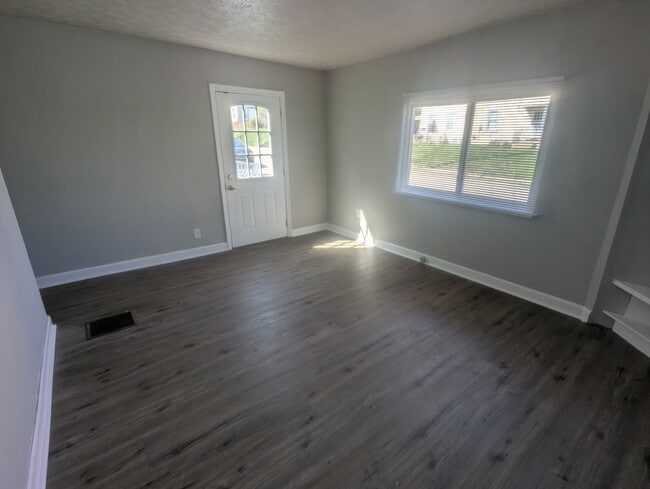 Photo - 4618 Sullivan Ave Unit 1