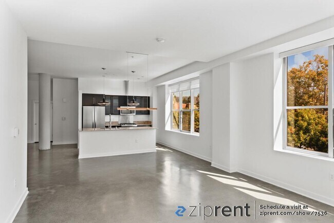 Photo - 1001 46th St Unit 206