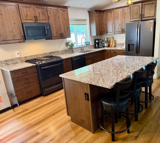 Photo - 1321 E Elderberry Cir