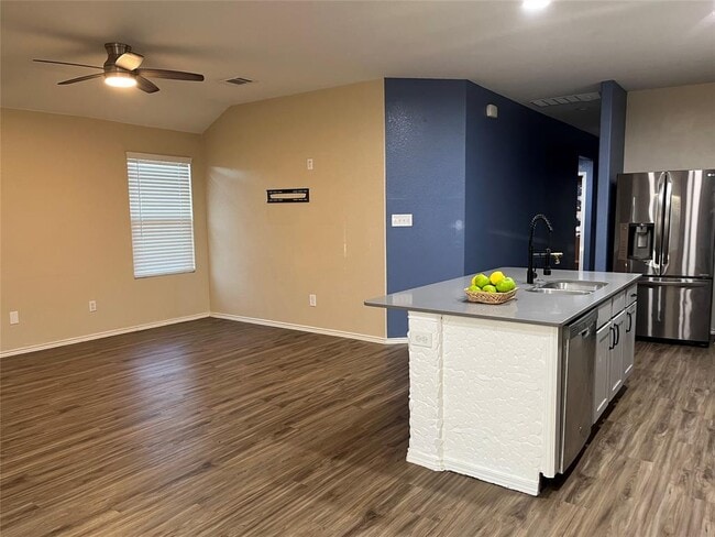 Photo - 104 Granville Ct