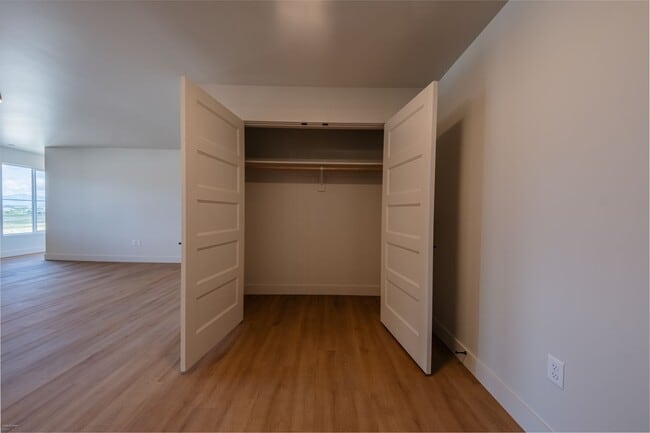 Photo - 2 bed 1 bath Spacious Apartment (1,134 sqf... Unit 302