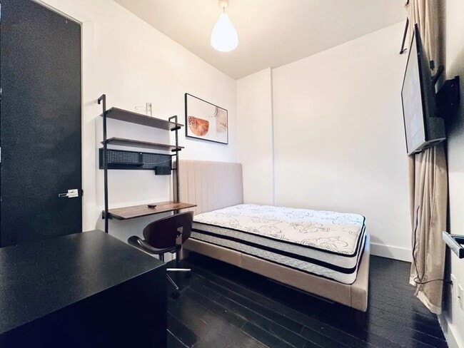 Photo - Furnished room/NOT APARTMENT Unit 2R
