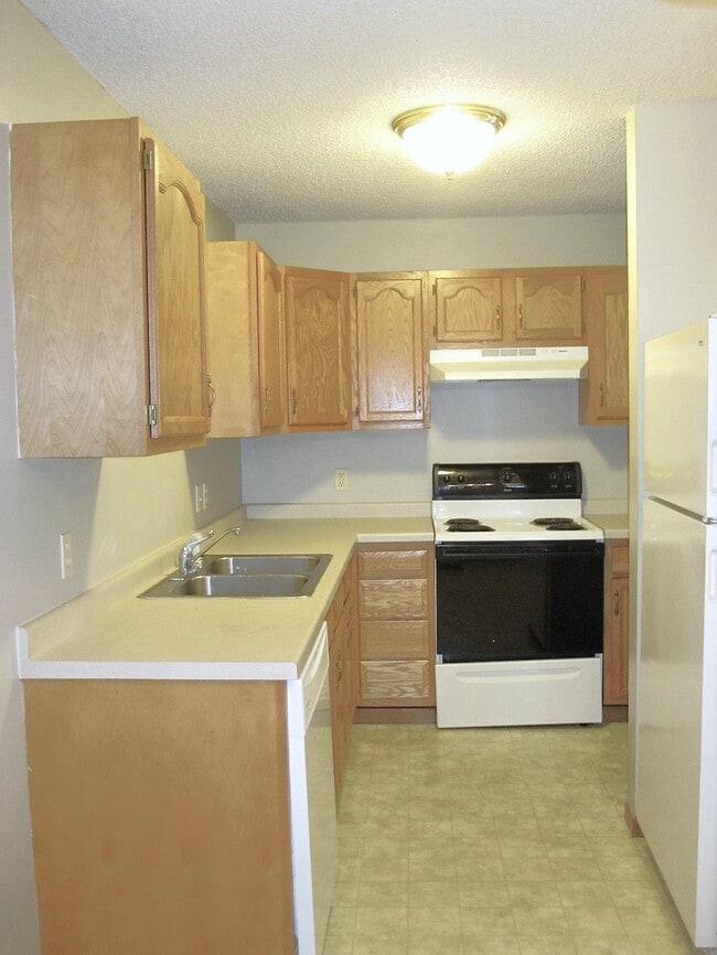 Photo - 594 W 8th St Unit C