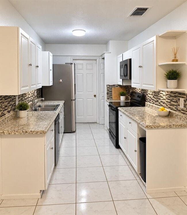 Photo - 773 E Birchwood Cir
