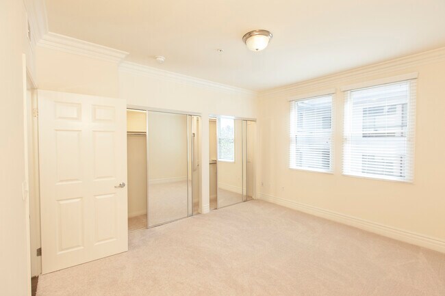 Photo - 10355 Riverside Dr Unit 406