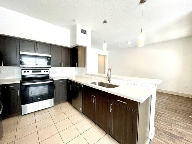 Photo - 2222 Smith St Unit 418