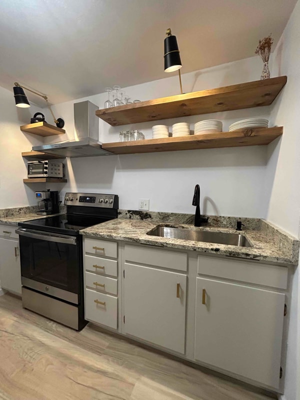 5098 Main St Unidad D