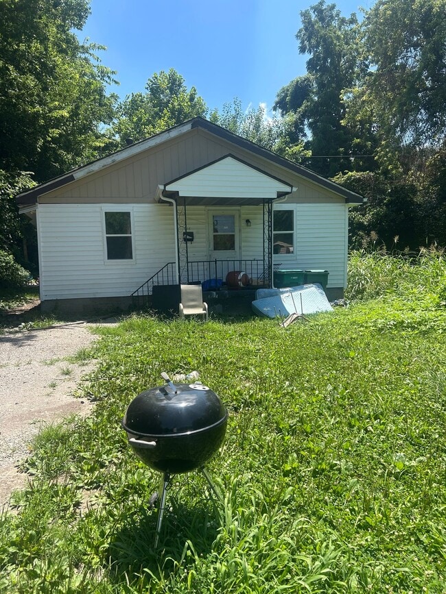 Building Photo - 516 N 84th St