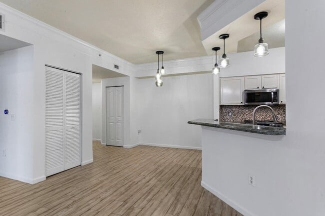Photo - 10103 Myrtlewood Cir W