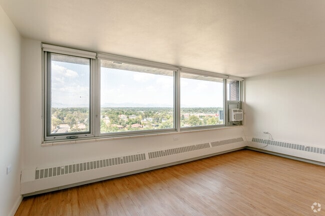 Studio - 450 SF