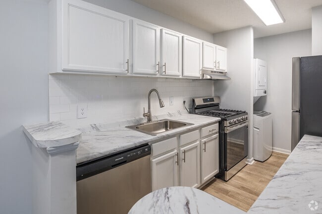 2BR - Kitchen Appliances