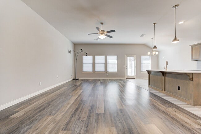 Photo - 806 Barbaroot Dr