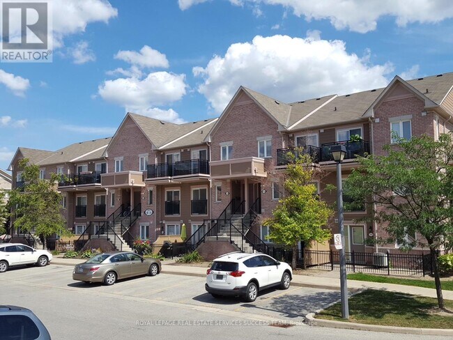 Photo - 4975 Southampton Dr