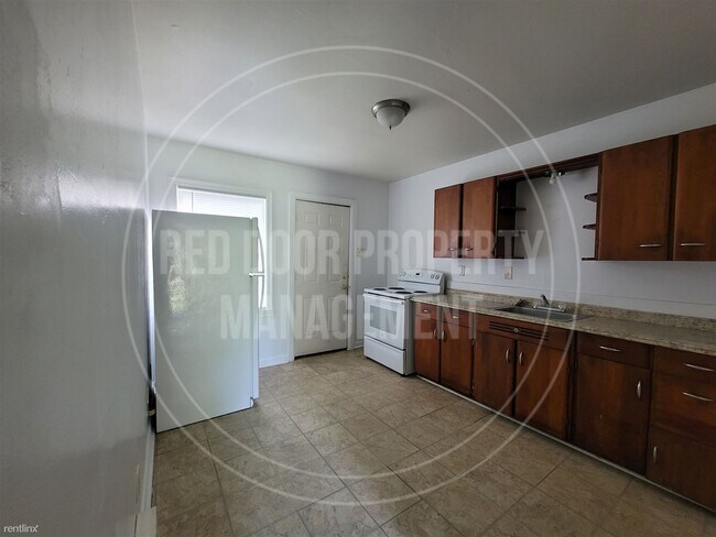 Photo - 1 br, 1 bath 4plex - 704 South Sycamore St...