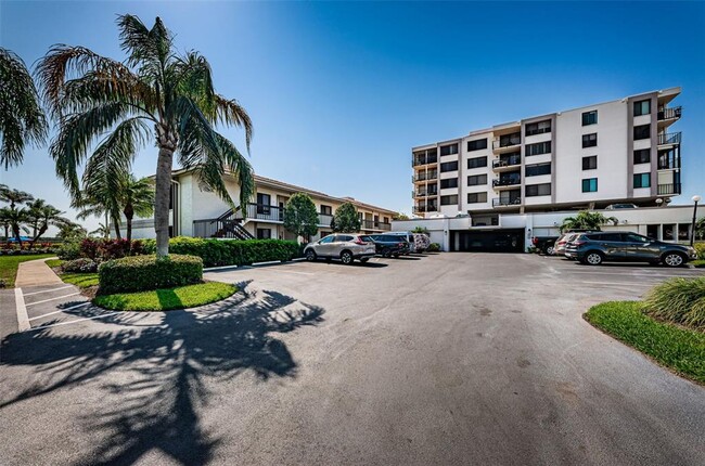 Building Photo - 6295 Bahia Del Mar Cir Unit 405 Rental