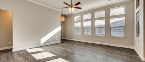 Photo - 725 Boardwalk Way