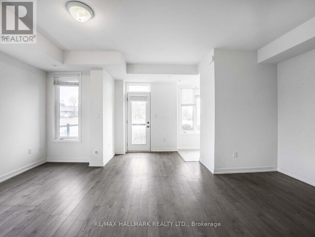 Photo - 1555 Kingston Rd