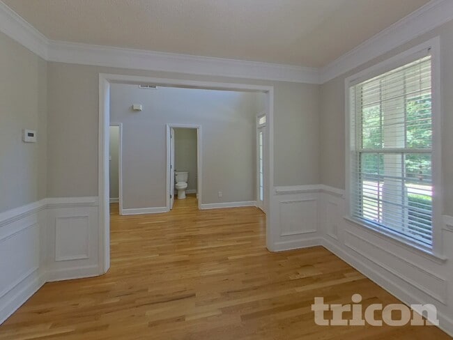 Photo - 111 Beaverbrook Ln