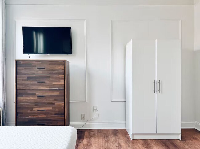 Photo - Furnished room/NOT APARTMENT Unit 2