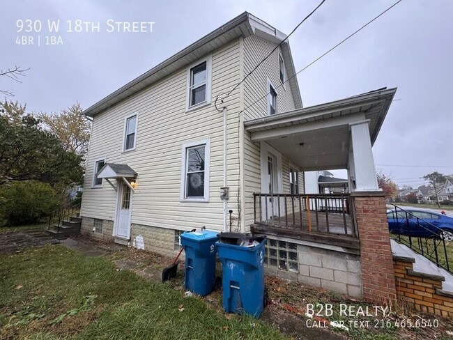 Photo - 930 W 18th St