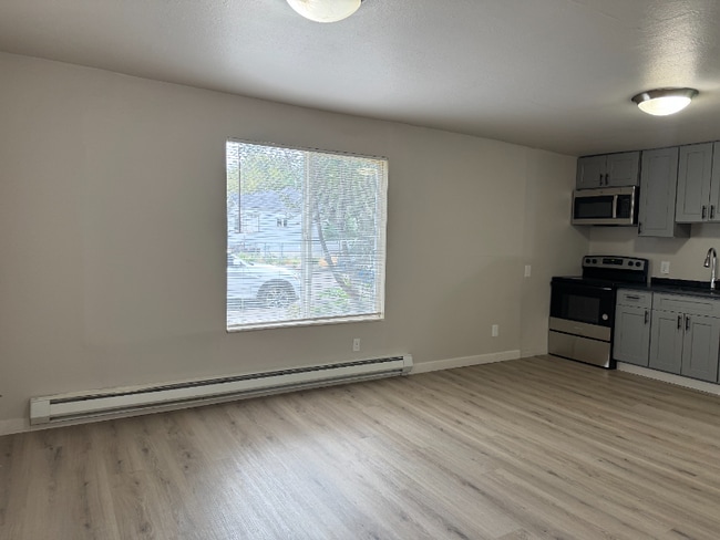 Photo - 1004 S Cloverdale St Unidad 101