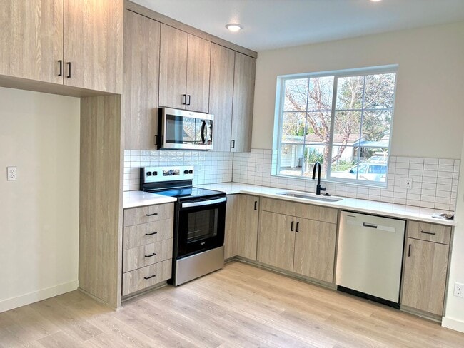 Photo - St. Johns Townhouse - Modern, Spacious, New Construction 2 Bedroom with A/C, Washer/Dryer, and Pr...