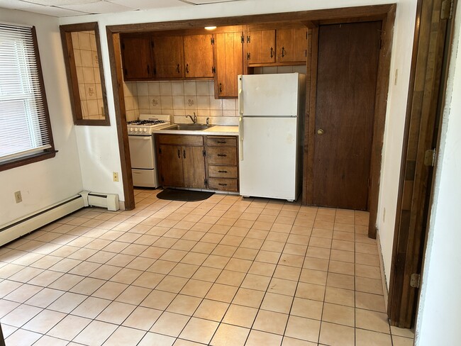 Building Photo - 64 W High St Unit 2