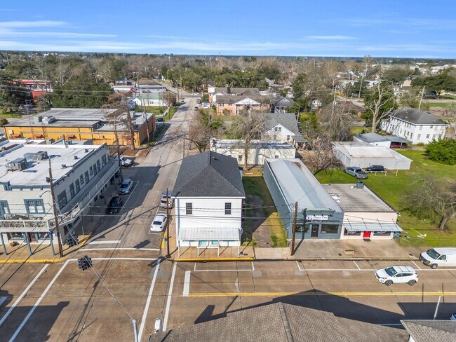 Building Photo - 401 E Main St Rental