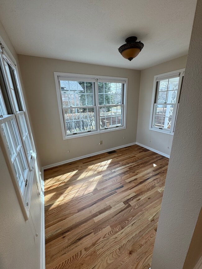 Photo - 208 S 13th Ave