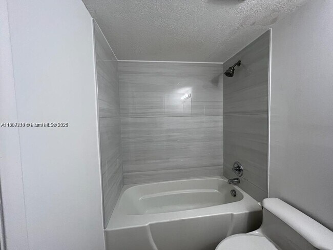 Photo - 816 NE 27th Ave