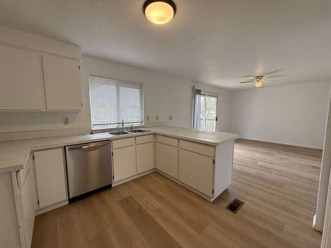 Photo - 16055 SW Theresa Ct