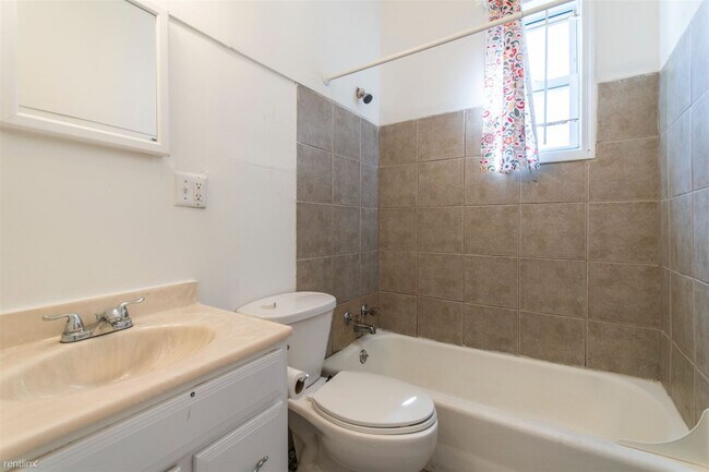 Photo - 3 br, 1 bath Triplex - 1603 W OXFORD ST Un... Unidad 1
