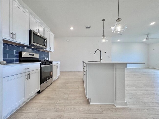 Photo - 1821 Lazy Acrs St