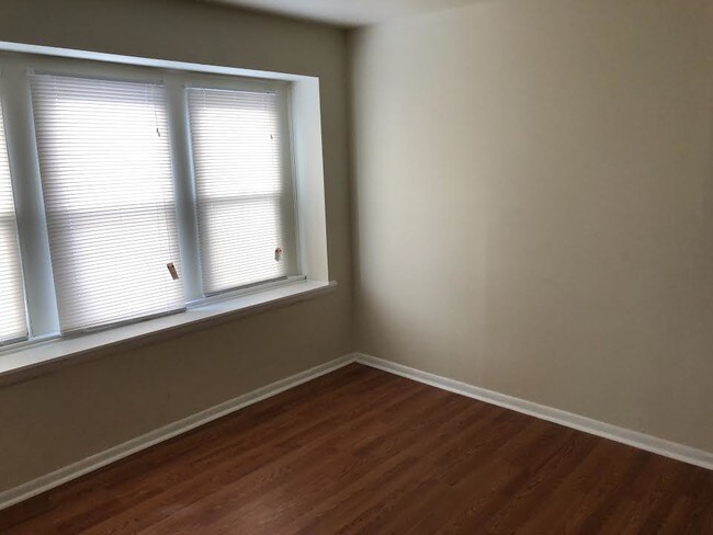 Photo - Romeo Court Apartments