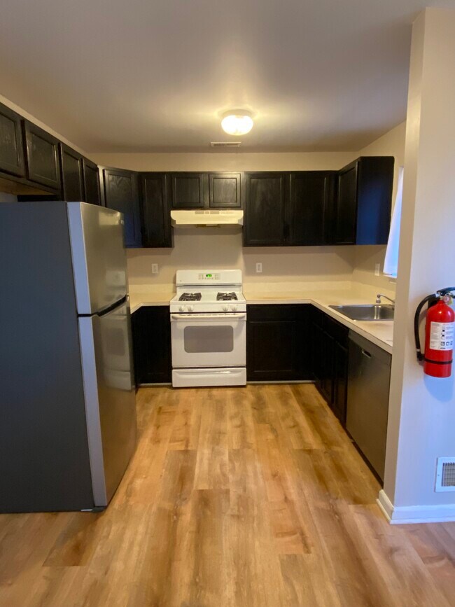 26 Henry St Unit B