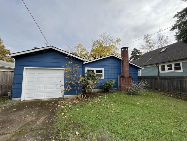 Photo - Charming 3-Bedroom Home with Hardwood Floo...