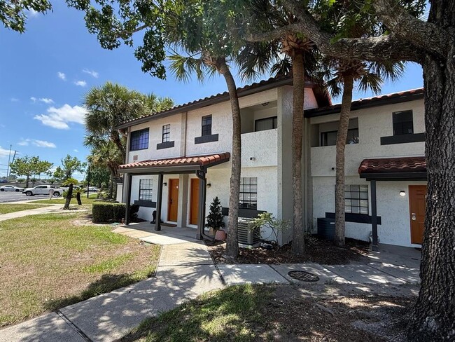 Building Photo - 10260 Turkey Lake Rd Unit 150 (A-30)