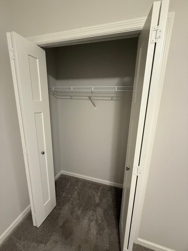 Photo - 2862 Lexington Pl N