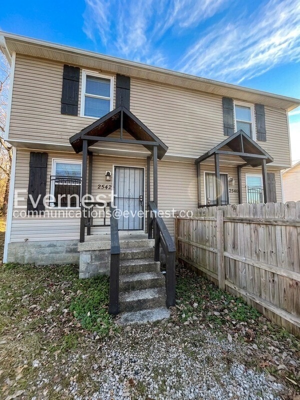 Building Photo - 2542 Highland Trace Dr