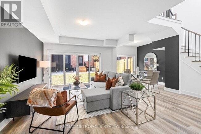 Photo - 449 Lansdowne Ave Unité Laneway