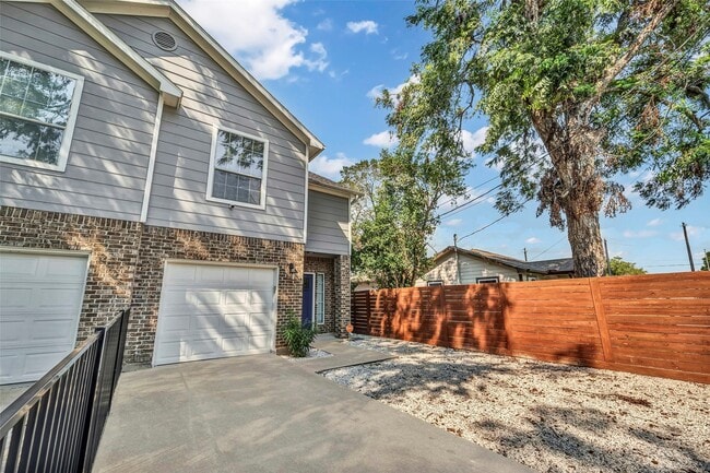 Photo - 3925 Lowden St Unit B