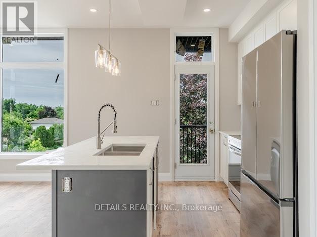 Photo - 659 Donat St