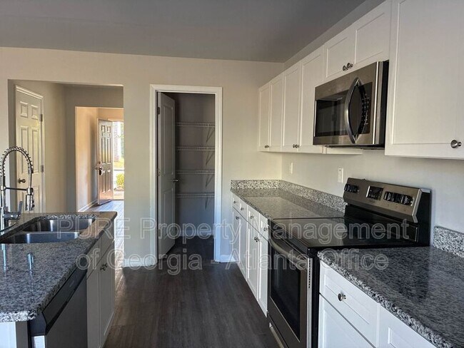 Photo - 305 Nutwood Trce