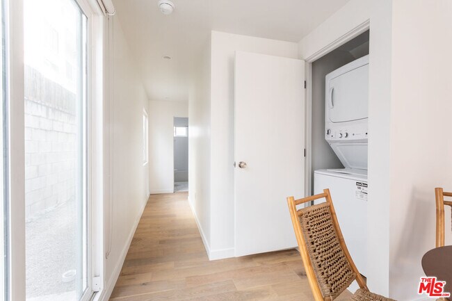 3615 3/4-3614 Bellevue Ave
