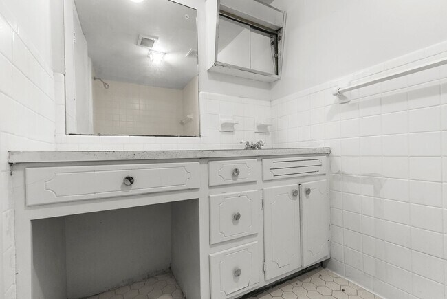 Photo - Highland Cliffs