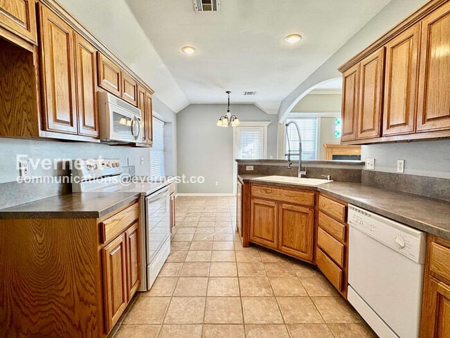 Photo - 1412 W 117th St S